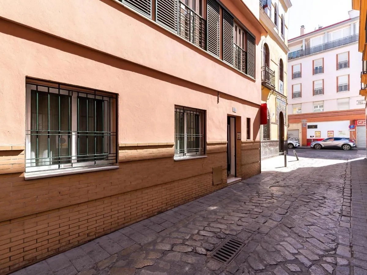 Holi-Rent Antillano Campos Apartment Seville