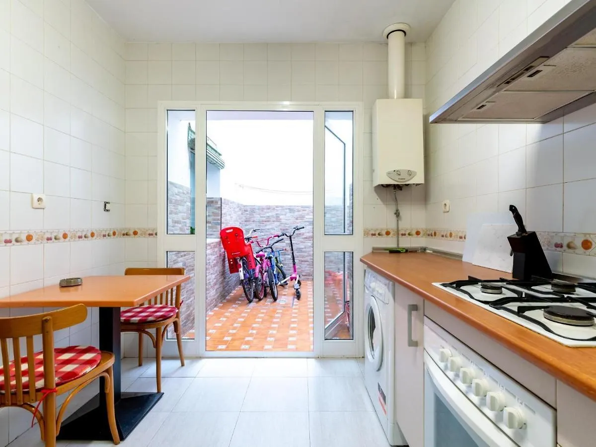 Holi-Rent Antillano Campos Apartment Seville