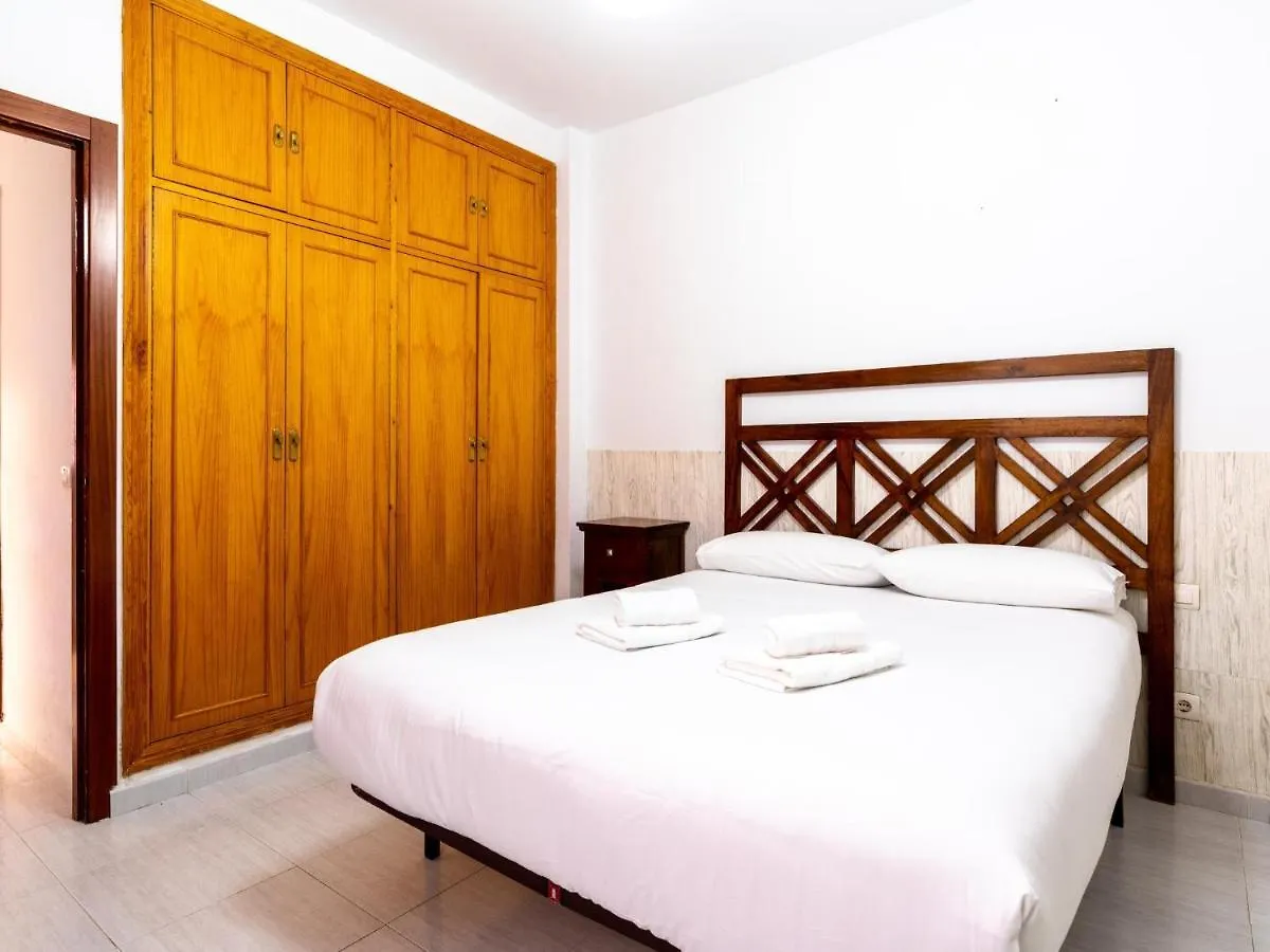 Holi-Rent Antillano Campos Apartment Seville 0*,  Spain