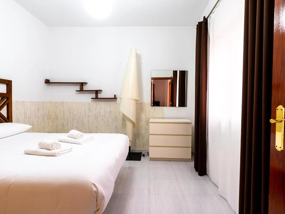 Holi-Rent Antillano Campos Apartment Seville 0*,