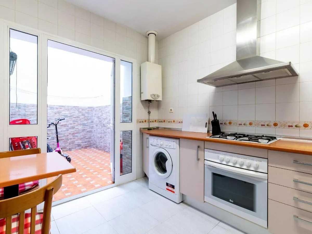 Holi-Rent Antillano Campos Apartment Seville
